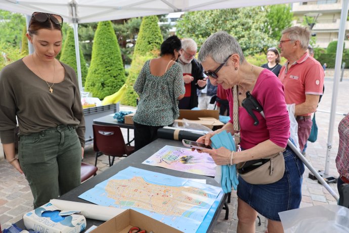 Photo du stand Ville propre devant la mairie