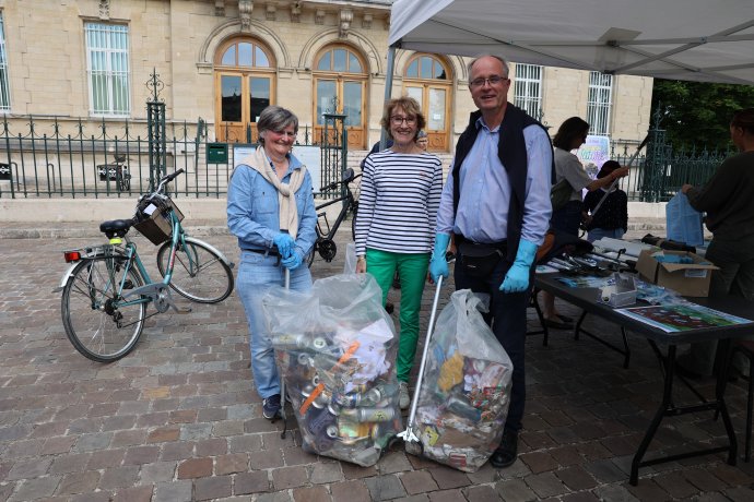 Photo de ramassage de déchets