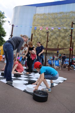 Jeu de Dame géant