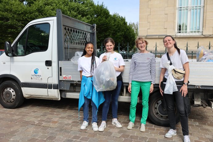 Photo de ramassage de déchets