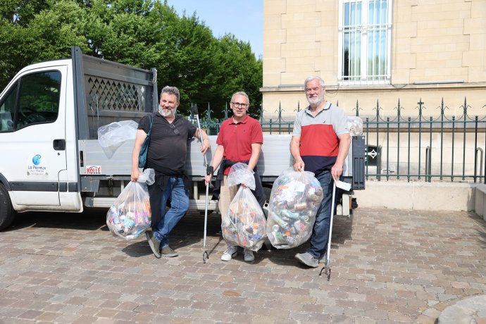 Photo de ramassage de déchets